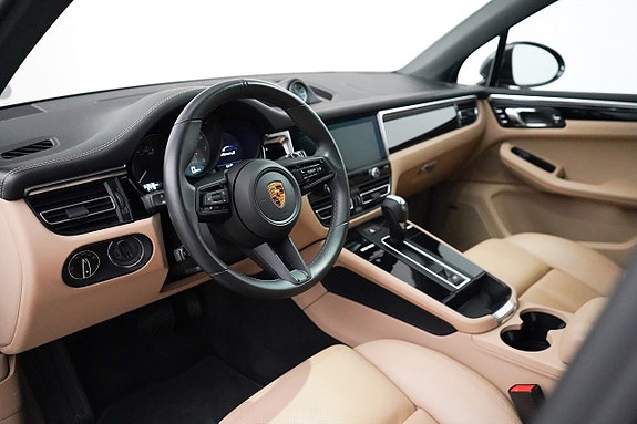 Porsche Macan S 5 of 26