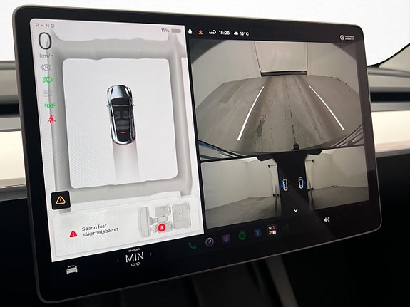 Tesla Model Y 16 of 30