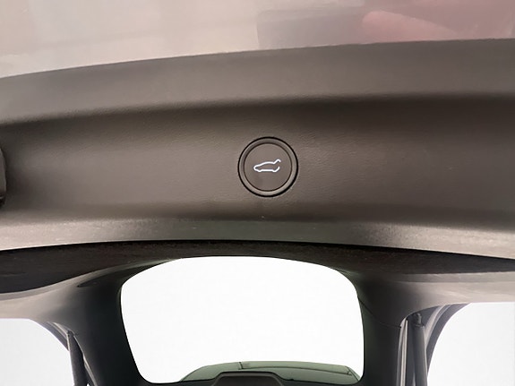 Tesla Model Y 27 of 30