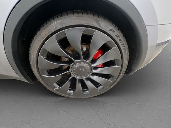 Tesla Model Y 30 of 30