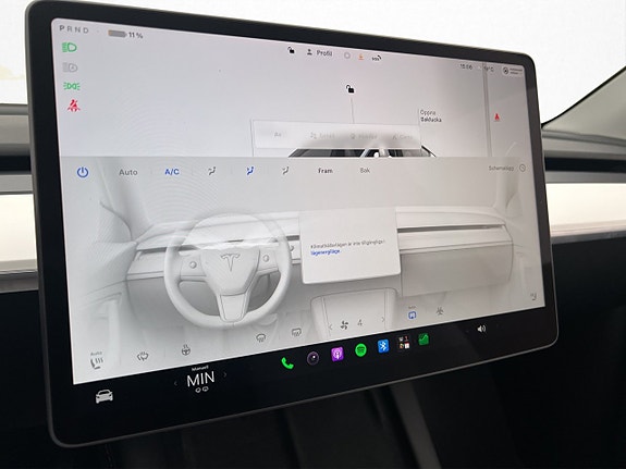 Tesla Model Y 22 of 30