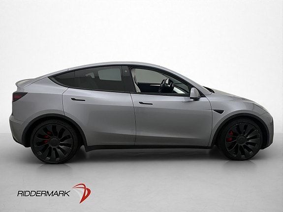 Tesla Model Y 8 of 30