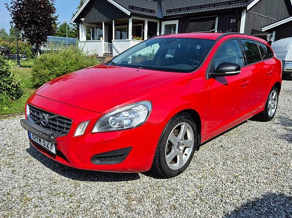 Volvo V60 2 of 4