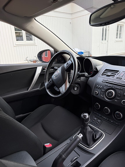 Mazda 3 7 of 14