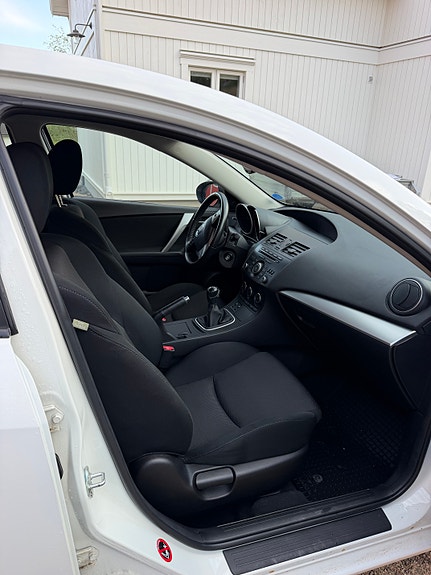 Mazda 3 8 of 14