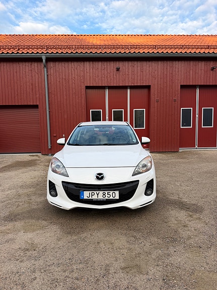 Mazda 3 2 of 14