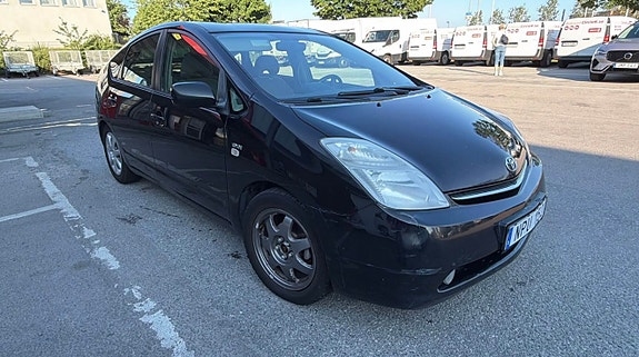 Toyota Prius 4 of 7