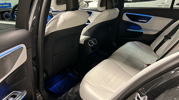 Mercedes-Benz C300 22 of 23