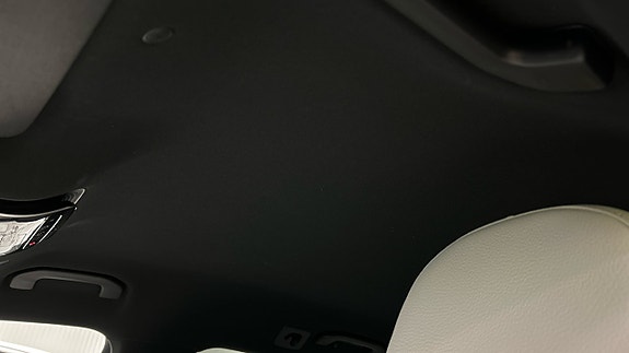 Mercedes-Benz C300 17 of 23