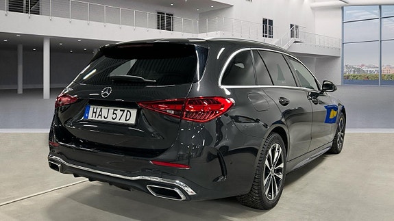 Mercedes-Benz C300 4 of 23