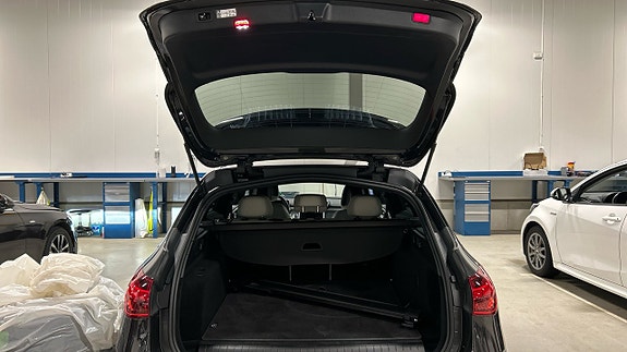 Mercedes-Benz C300 18 of 23