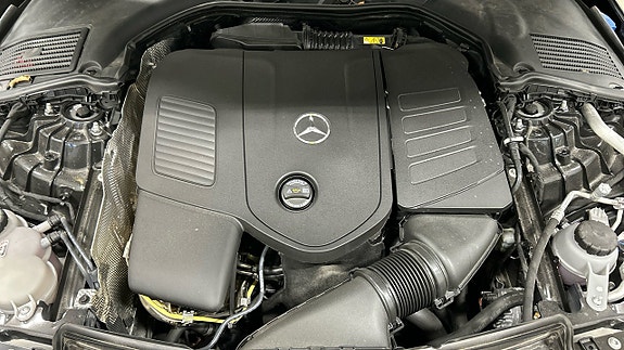 Mercedes-Benz C300 9 of 23