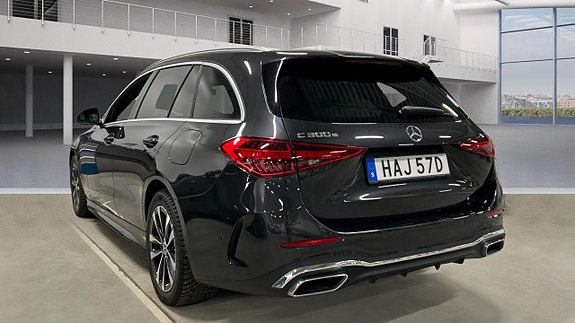 Mercedes-Benz C300 2 of 23