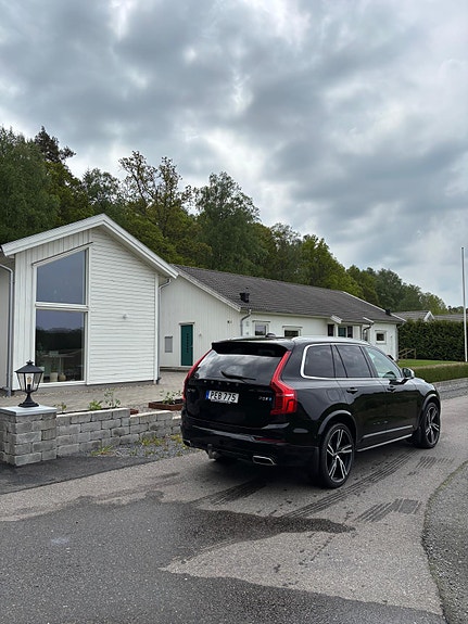 Volvo XC90 2 of 21