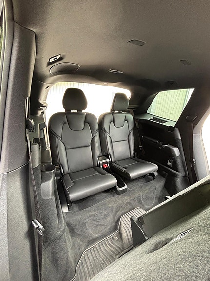 Volvo XC90 18 of 21