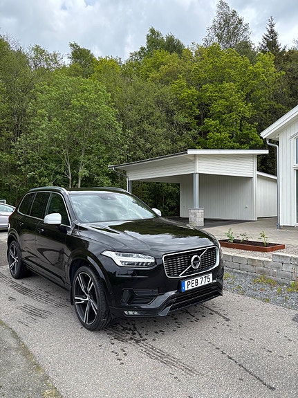 Volvo XC90 3 of 21
