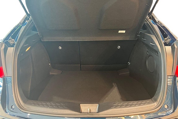 Toyota C-HR 12 of 21
