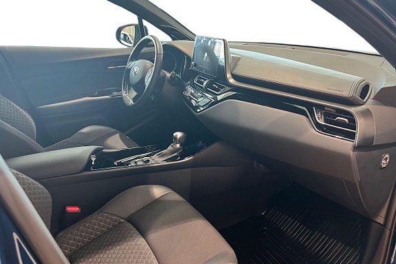 Toyota C-HR 7 of 21