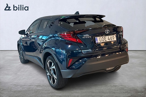 Toyota C-HR 2 of 21