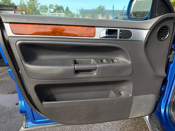 Volkswagen Touareg 25 of 25