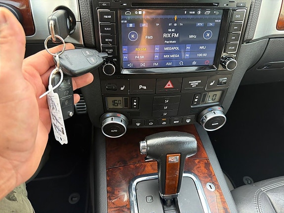 Volkswagen Touareg 12 of 25