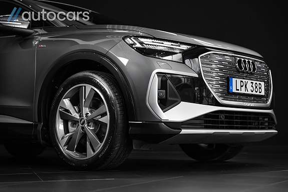 Audi Q4 e-tron 13 of 30