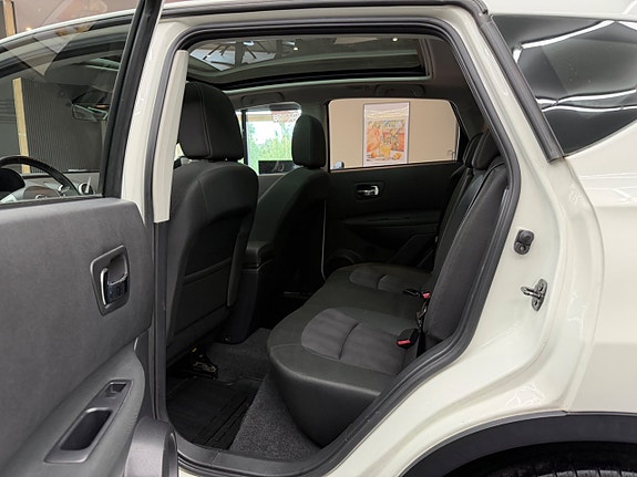 Nissan Qashqai 4 of 17