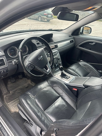 Volvo V70 8 of 10