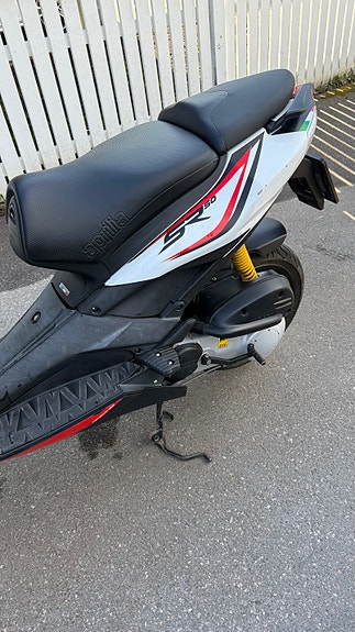 Aprilia SR 50 R 12 of 14