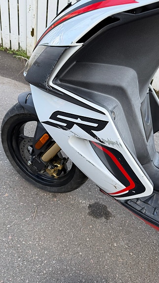 Aprilia SR 50 R 14 of 14
