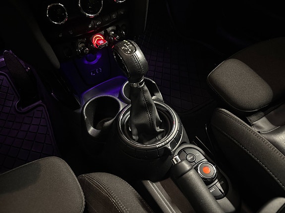 MINI Cooper S 11 of 17