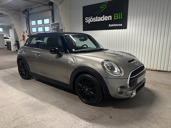 MINI Cooper S 6 of 17