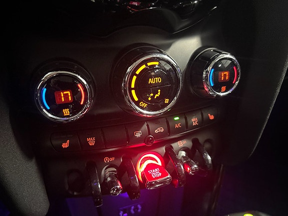MINI Cooper S 15 of 17