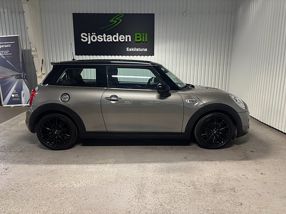 MINI Cooper S 5 of 17