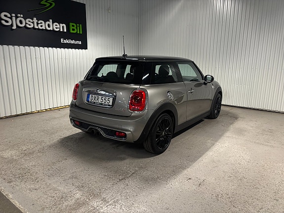 MINI Cooper S 4 of 17