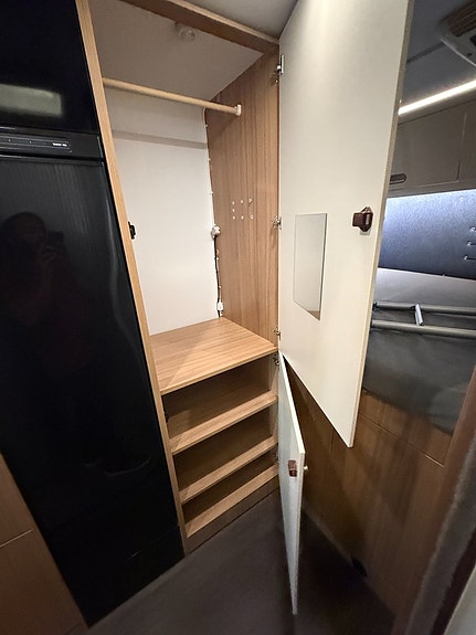 Sun Living A 75 DP (Dubbelbädd & Alkov) 6 bältade 6 sovplatser! Stort garage! AC! 11 of 22