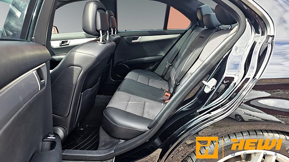 Mercedes-Benz C180 12 of 21