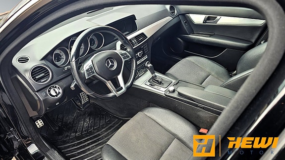 Mercedes-Benz C180 8 of 21