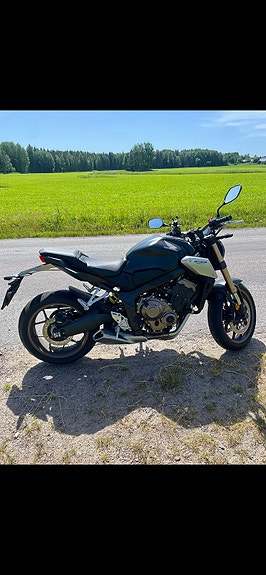 Honda CB650R 4 of 6