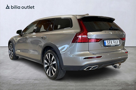 Volvo V60 Cross Country 6 of 26