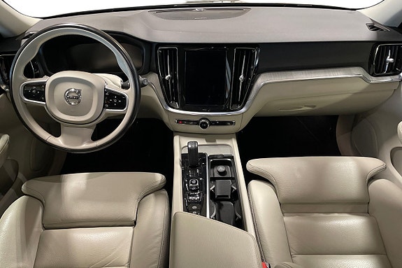 Volvo V60 Cross Country 11 of 26