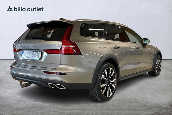 Volvo V60 Cross Country 8 of 26