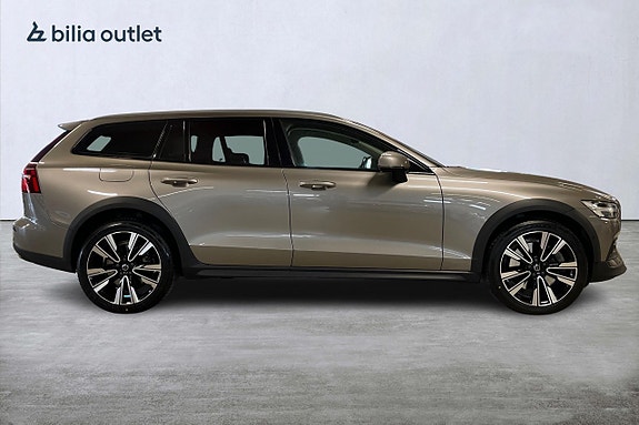 Volvo V60 Cross Country 9 of 26