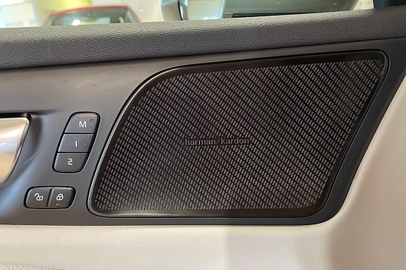 Volvo V60 Cross Country 17 of 26
