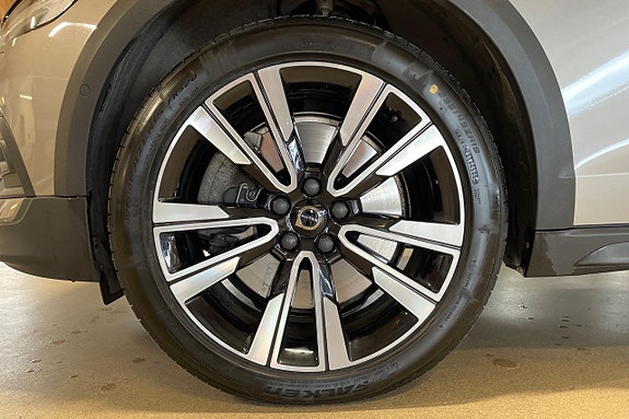 Volvo V60 Cross Country 5 of 26