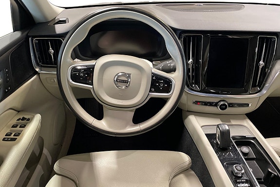 Volvo V60 Cross Country 12 of 26