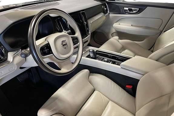 Volvo V60 Cross Country 10 of 26