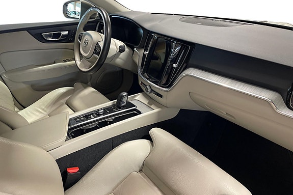 Volvo V60 Cross Country 19 of 26