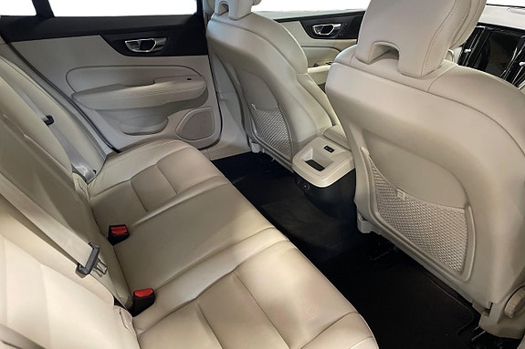 Volvo V60 Cross Country 20 of 26