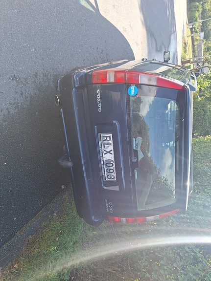 Volvo V70 3 of 5